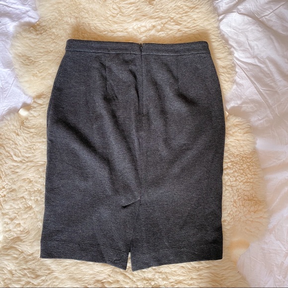 Banana Republic Grey Skirt - Picture 4 of 6